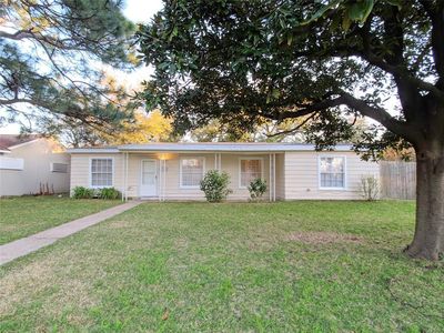1402 4th Ave N, Texas City, TX, 77590