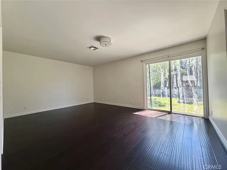 274 S Craig Ave — Photo 17