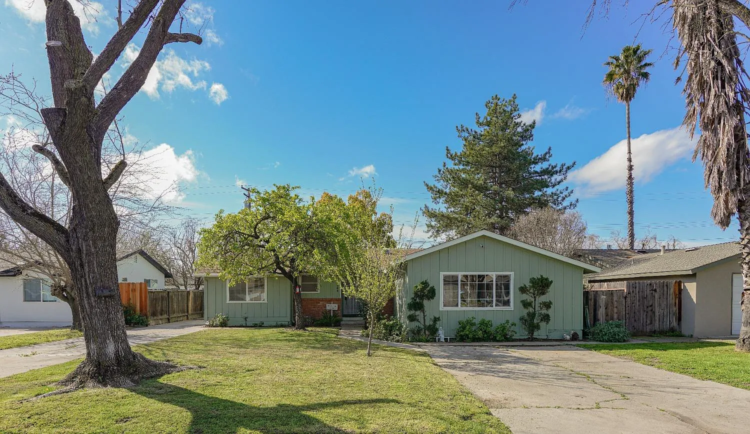 160 Tokay Ave photo 1