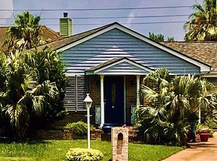52 Campeche Cir, Galveston, TX 77554
