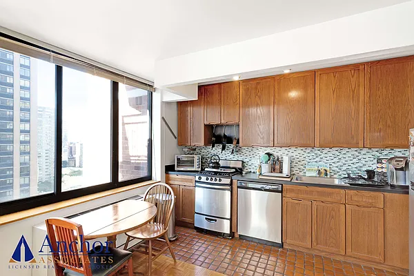 Rented by Anchor Associates | media 20