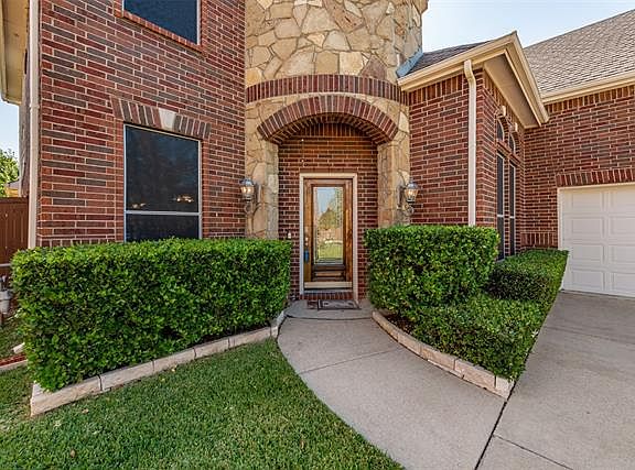 3rd image of 8124 Hickory Upland Dr