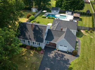 35 Sunset Dr, Taunton, MA 02780