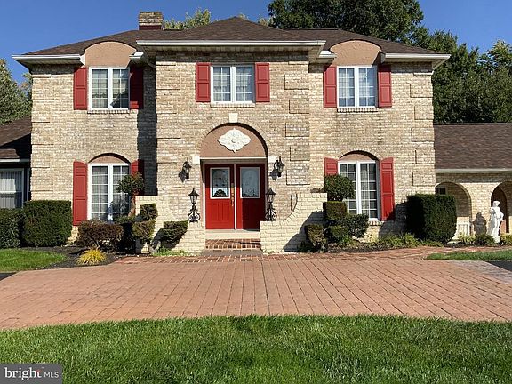 3rd image of 2673 Kissel Hill Rd
