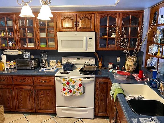 2nd image of 2493 Lakeway Branch Dr #2106