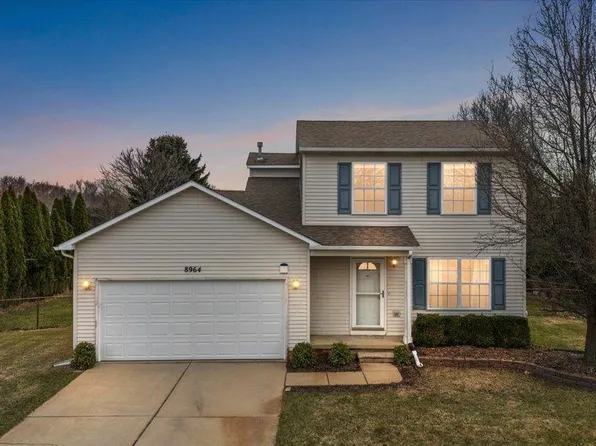 8964 Sunflower Dr, Whitmore Lake, MI 48189