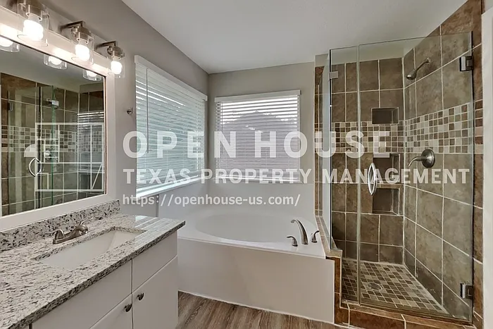 12827 Deer Cove Ln — Photo 11