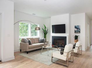 Colonial, Pelham, NY 10803