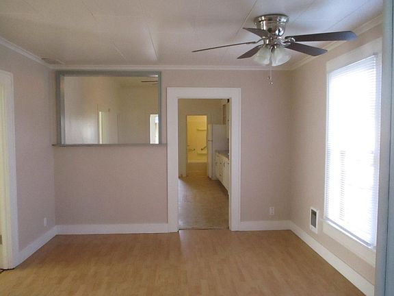 4th image of 301 SW 2nd Ave