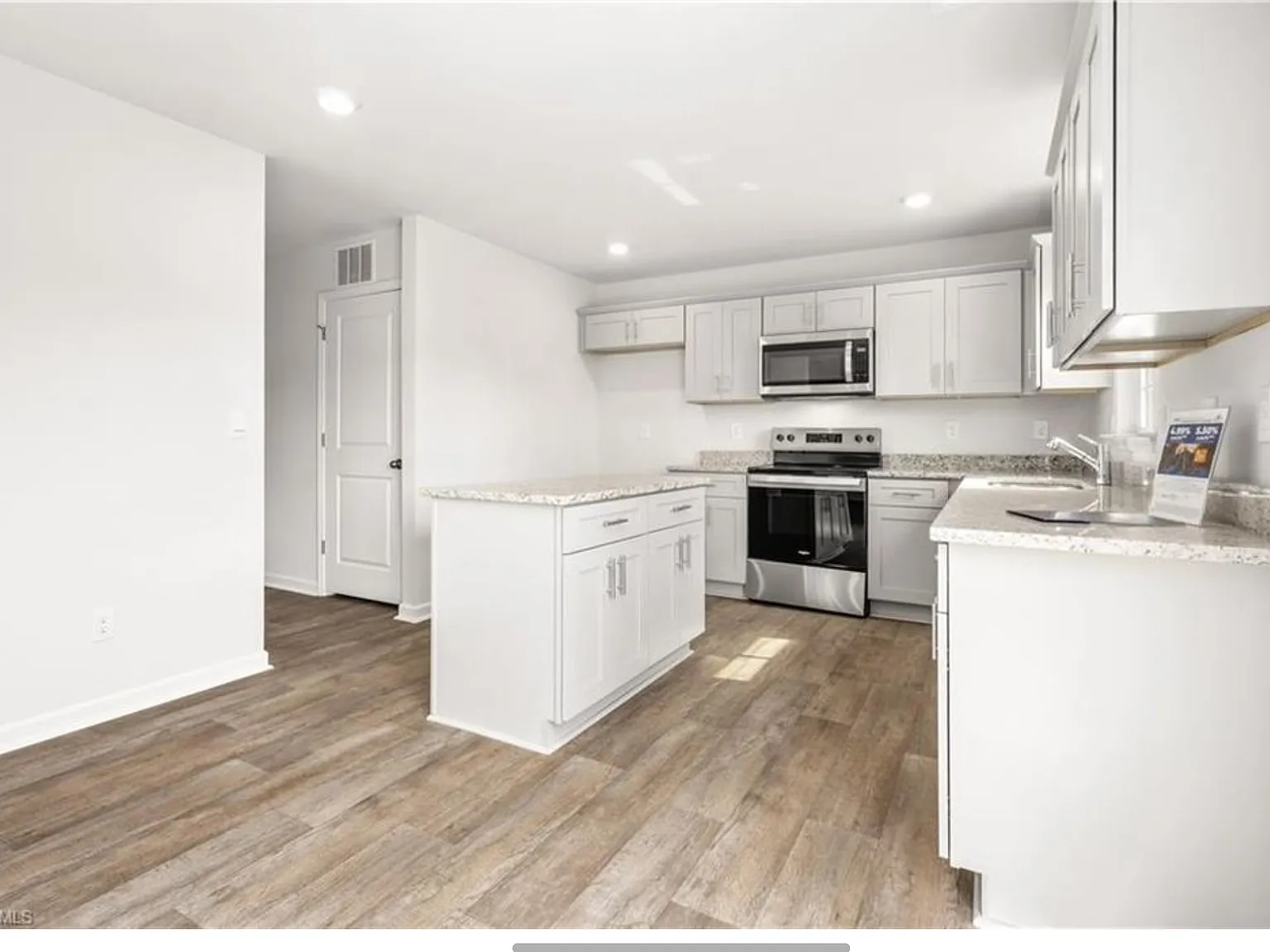 304 Aspen Place Ct — Photo 2