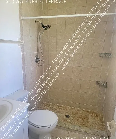 613 SW Pueblo Ter — Photo 4