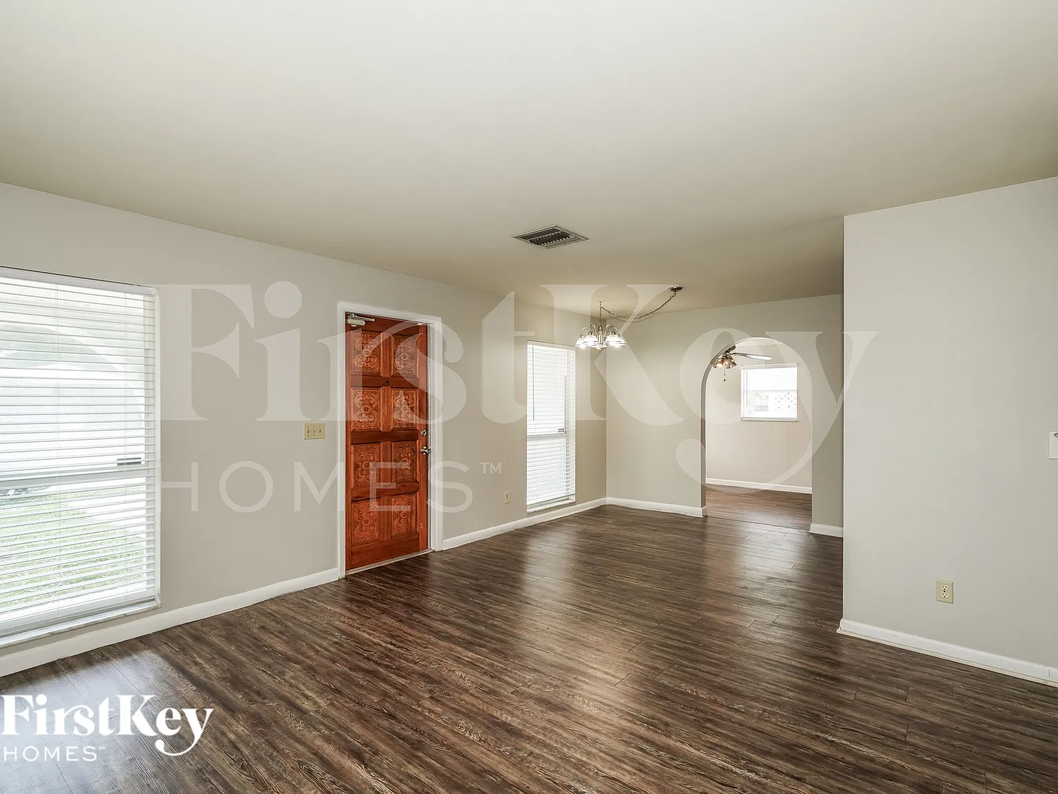 3 bed, 1.5 bath, 1352 sqft, $1,930 — Photo 2