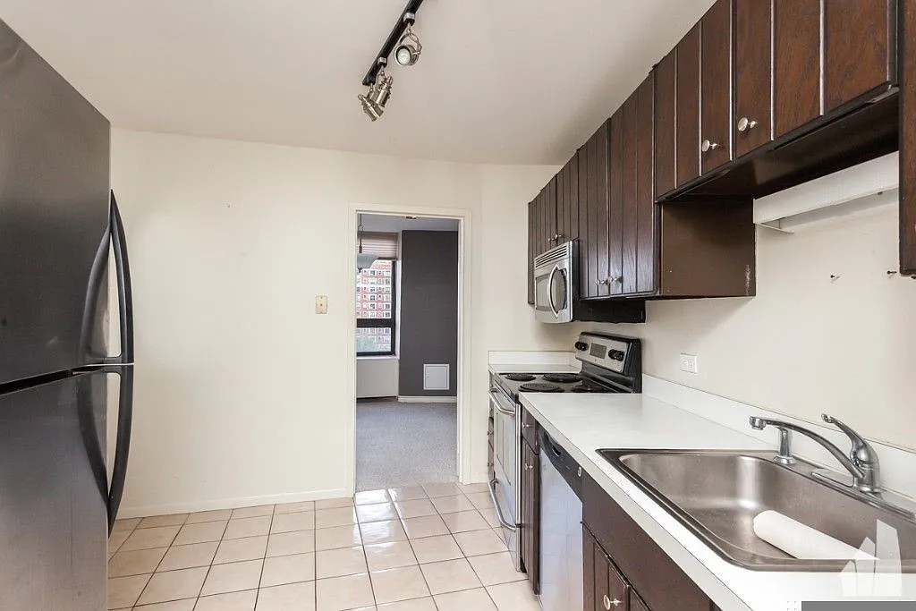 2 bed, 2.0 bath, 1375 sqft, $3,400 — Photo 1