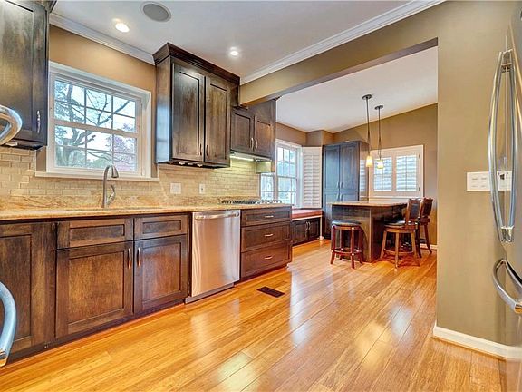 4th image of 5428 Argall Cres
