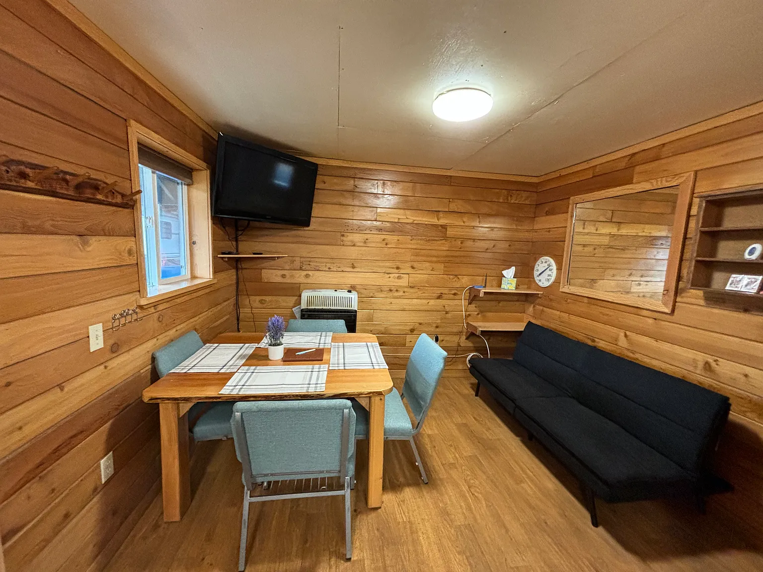 1 bed, 400 sqft, $1,100 — Photo 2