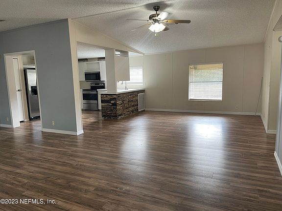 3rd image of 225 VINTAGE OAK Circle