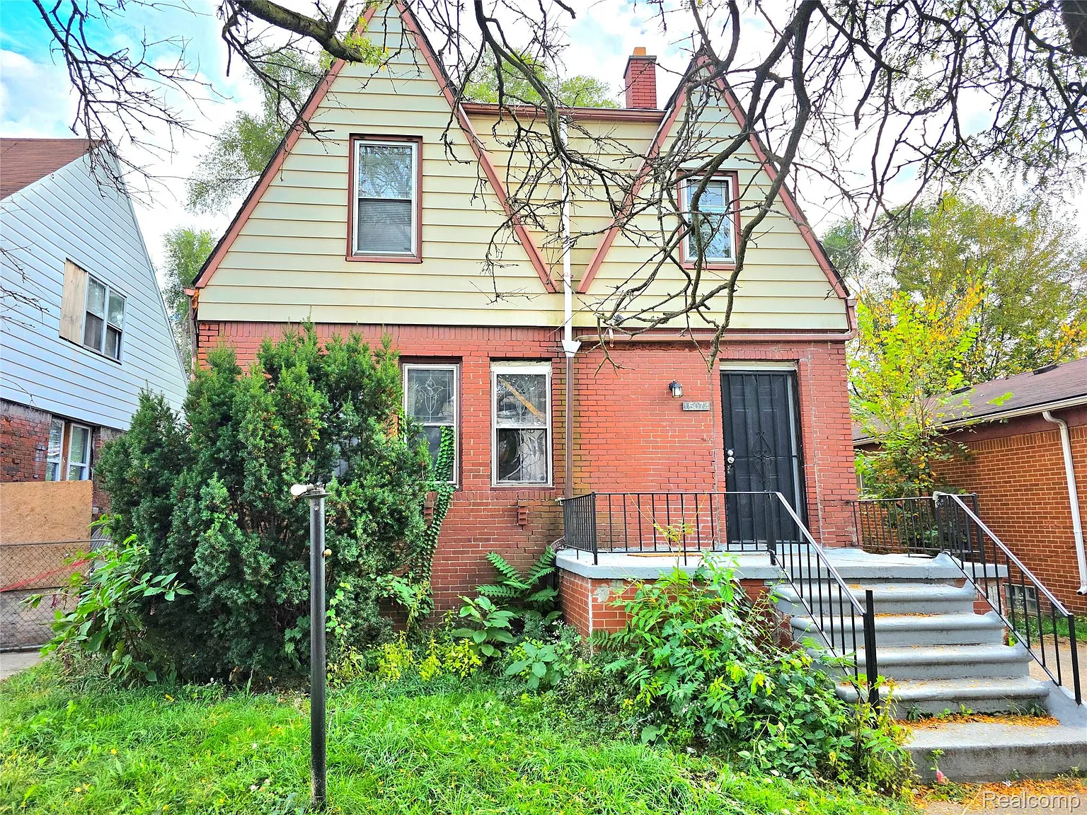 15074 Mayfield St photo 1
