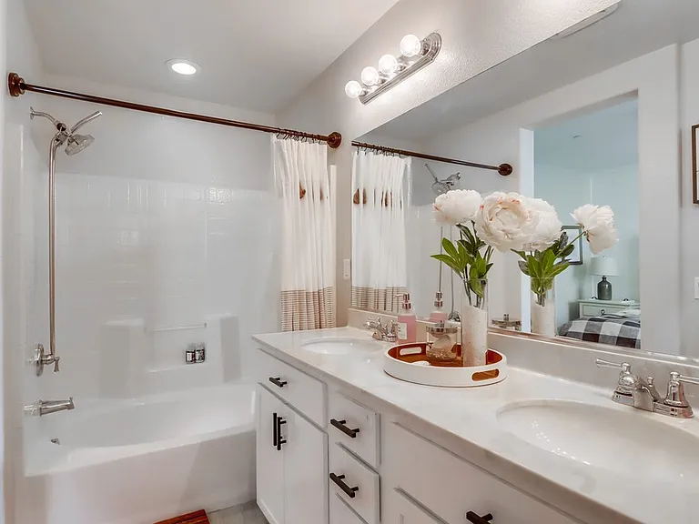 1423 Shearwater St #2 — Photo 22