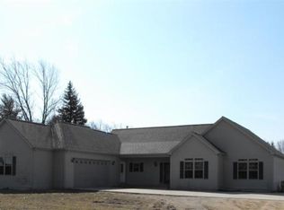 10487 N Grove Rd, Milford, IN 46542