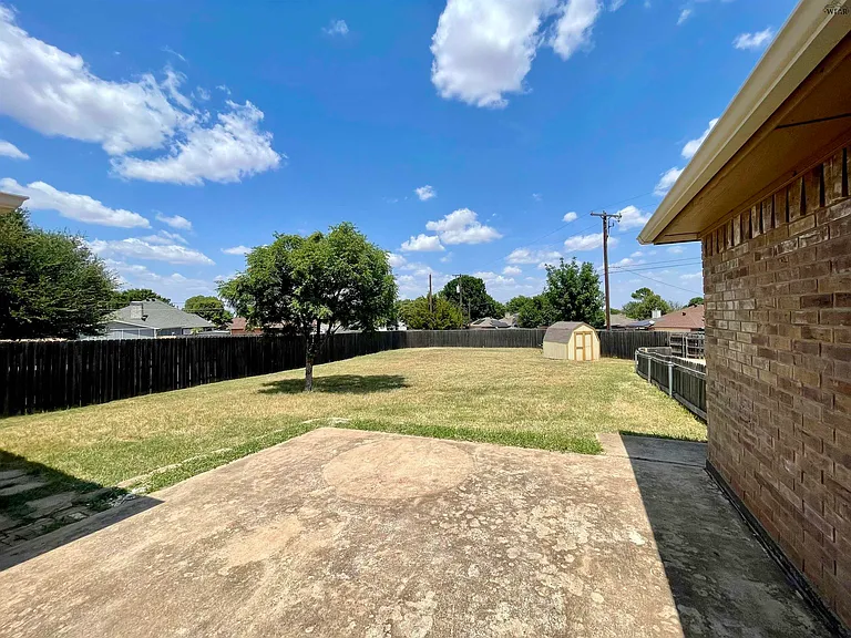 5201 Pebblestone Dr — Photo 20