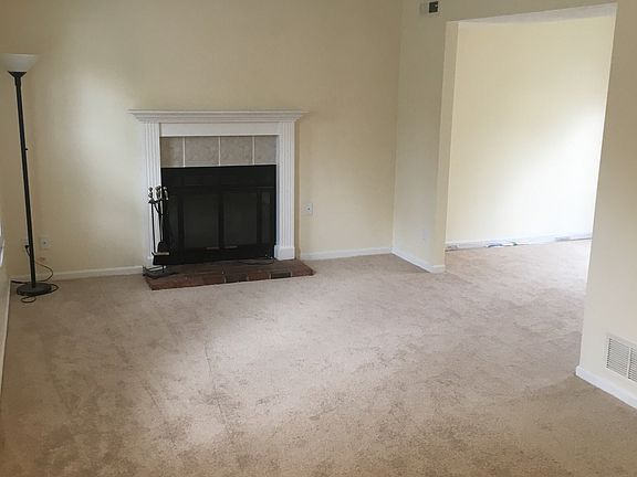 3rd image of 5 Woodsview Ln