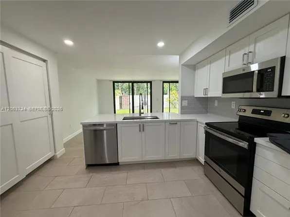 10672 SW 79th Ter #Townhouse 10672, Miami, FL 33173