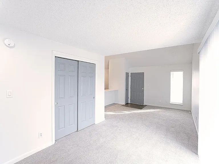 Windsor Apartments — Photo 5