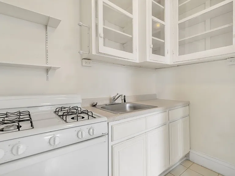 1447 Chapel Street — Photo 11