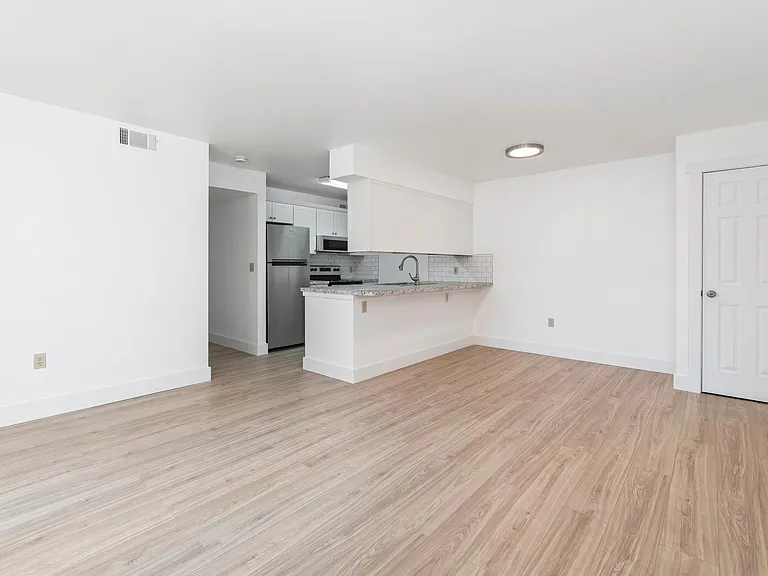 1160 S Denver Ave #2 — Photo 5