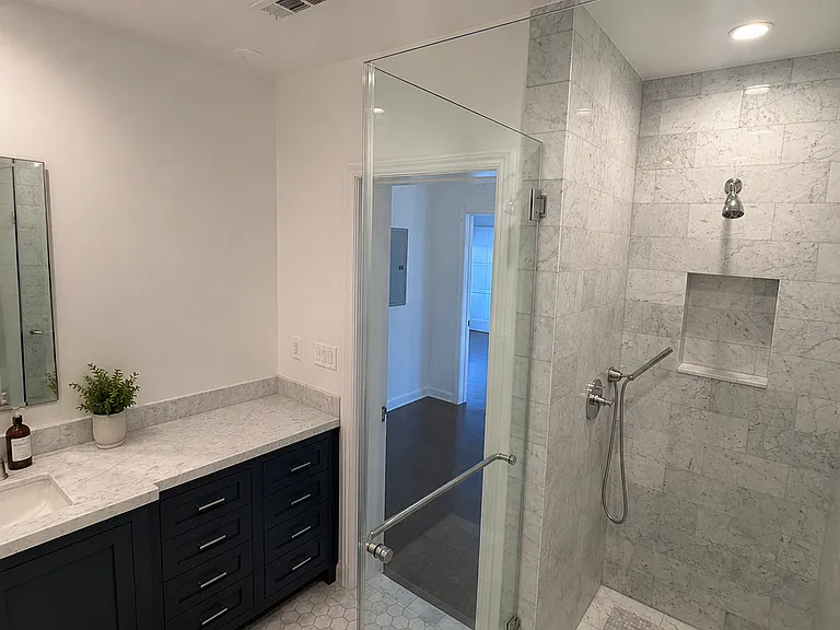 1130 S Cloverdale Ave — Photo 7