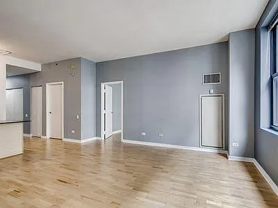 5 N Wabash Ave #1402 — Photo 4