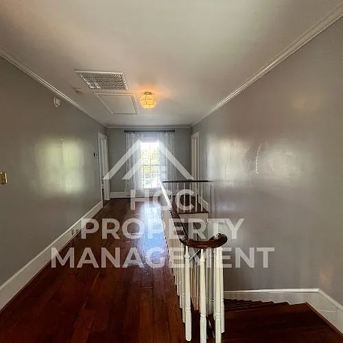 527 Patrick St — Photo 11