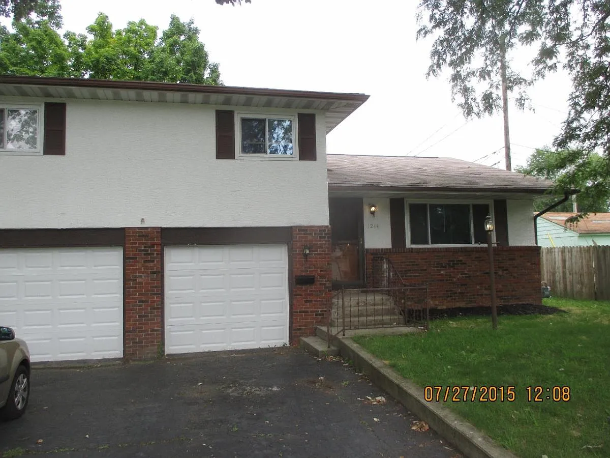 1244 Drysdale Sq N photo 1