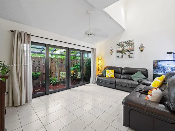 4210 SW 87th Ter, Davie, FL 33328