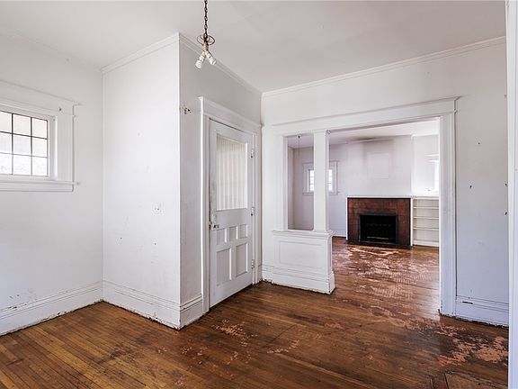 5th image of 757 Harvard St