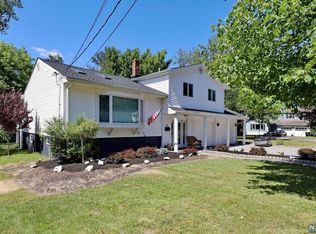 43 Pepperidge Rd, Paramus, NJ 07652