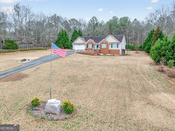 3910 Pineybrook Dr, Loganville, GA 30052