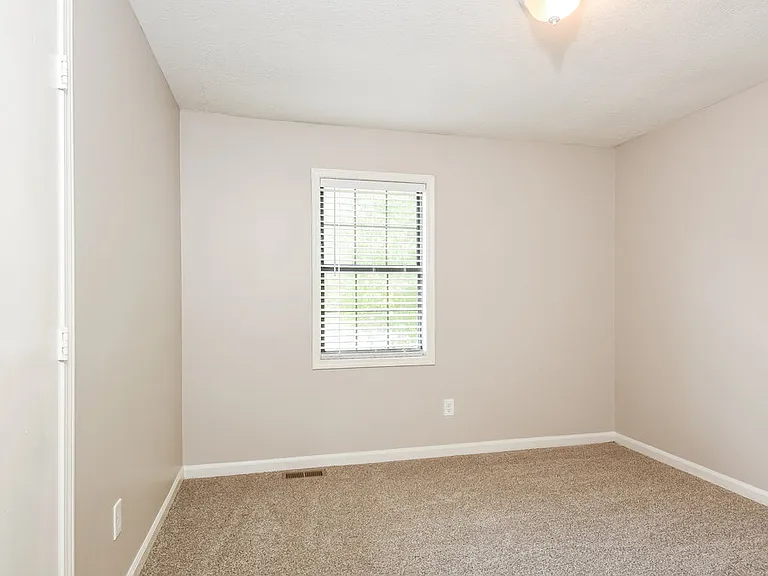 1009 Hicksmil Dr SW — Photo 14