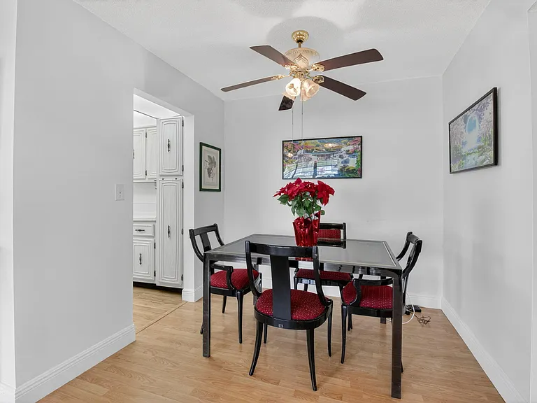 172 High Point Ter W #D — Photo 7