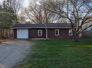 1014 Birch Ln, Oshkosh, WI 54901