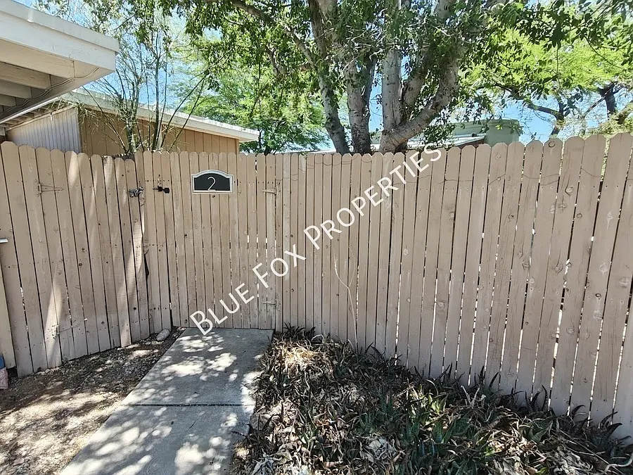 3241 E Bermuda St #2