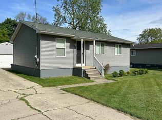 825 S Chestnut St, Owosso, MI 48867