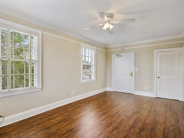 419 E Broughton St #4 — Photo 1