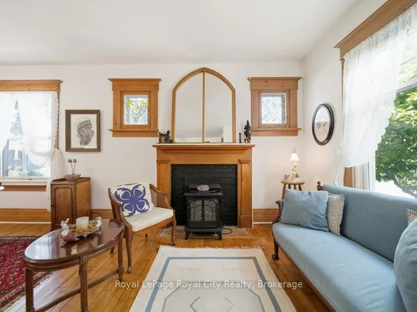 66 Raglan St, Guelph, ON N1H 2S6