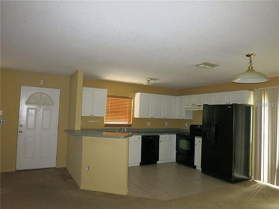5th image of 7014 N Willow Ave