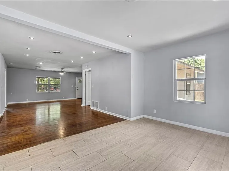 2105 Fortview Rd — Photo 17