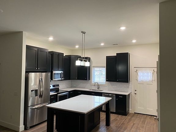 2nd image of 300 NW B St #1