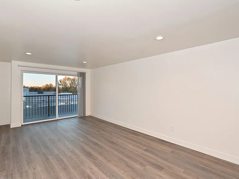 Maple Leaf Residences — Photo 18