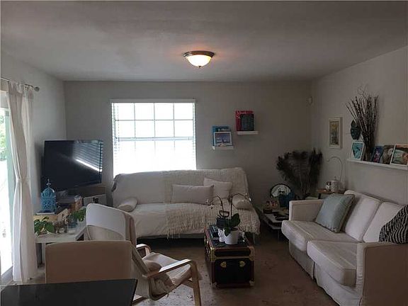 4th image of 2762 W Trade Ave #D