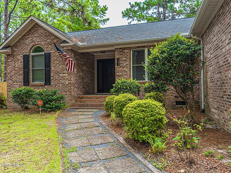 104 Juniper Creek Blvd — Photo 2